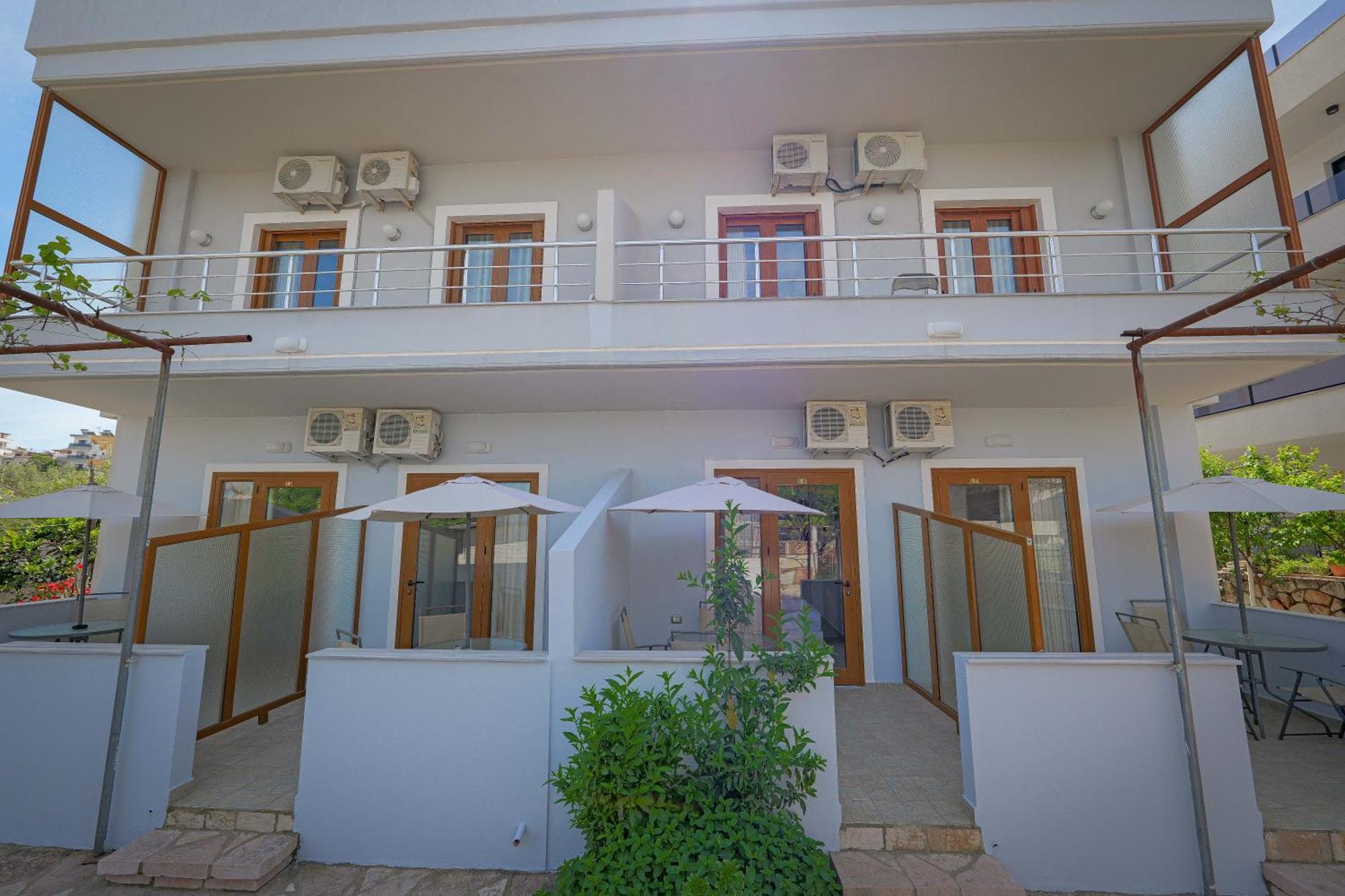 Guesthouse Moonlight Downtown Ksamil Exterior foto