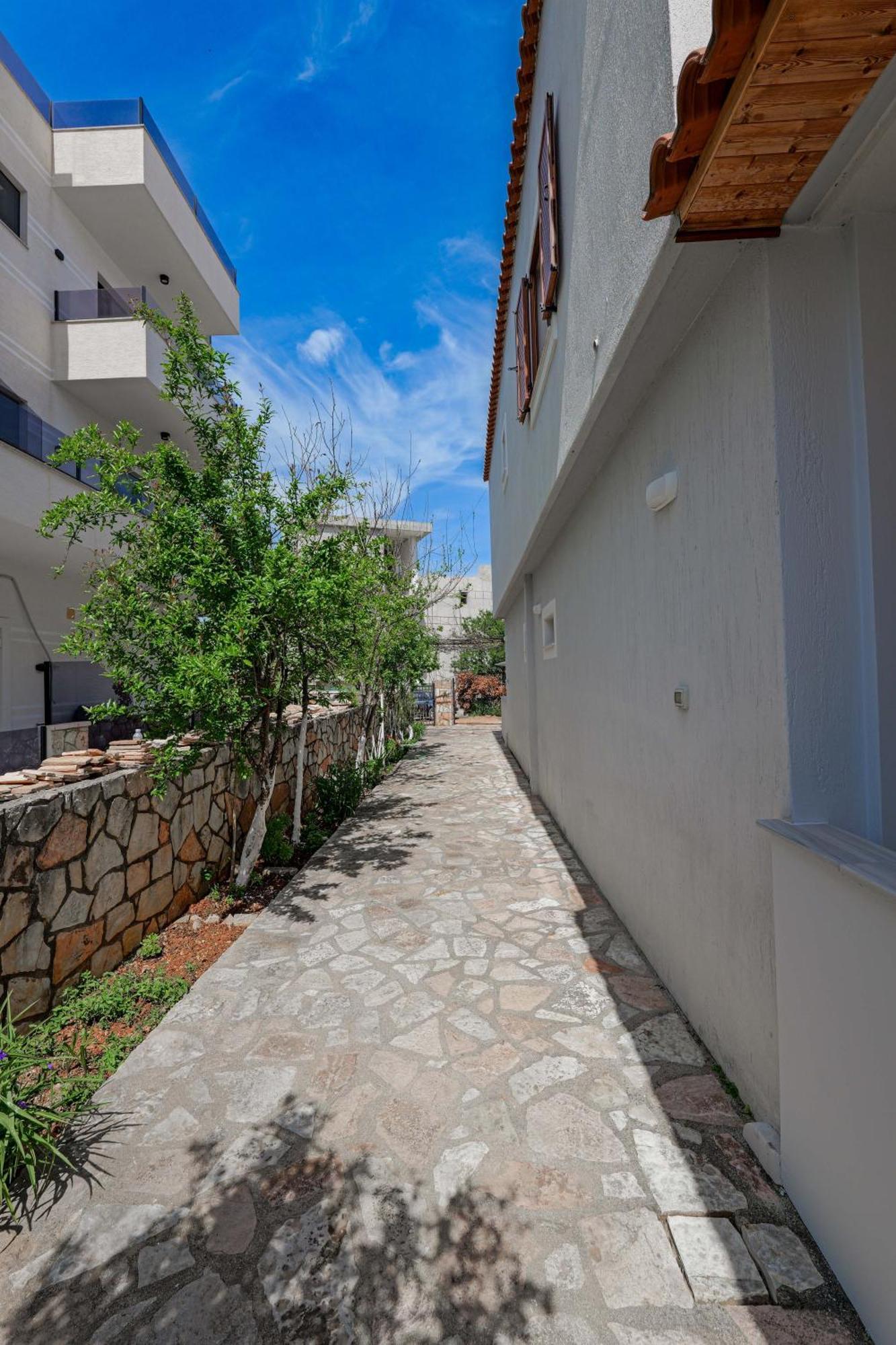 Guesthouse Moonlight Downtown Ksamil Exterior foto